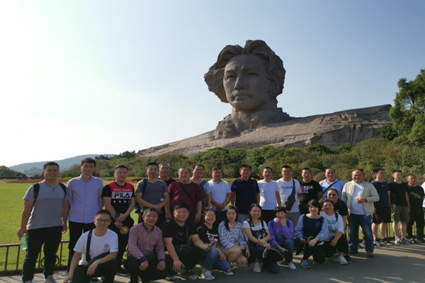 建投管線與戶外聯(lián)合黨支部重溫紅色記憶 、牢記使命初心