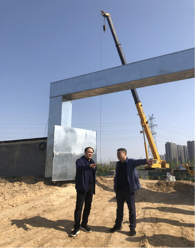 鄭州市建設(shè)投資集團有限公司黨委委員、副總經(jīng)理張巖到侯寨新鎮(zhèn)區(qū)安置區(qū)調(diào)研項目建設(shè)工作