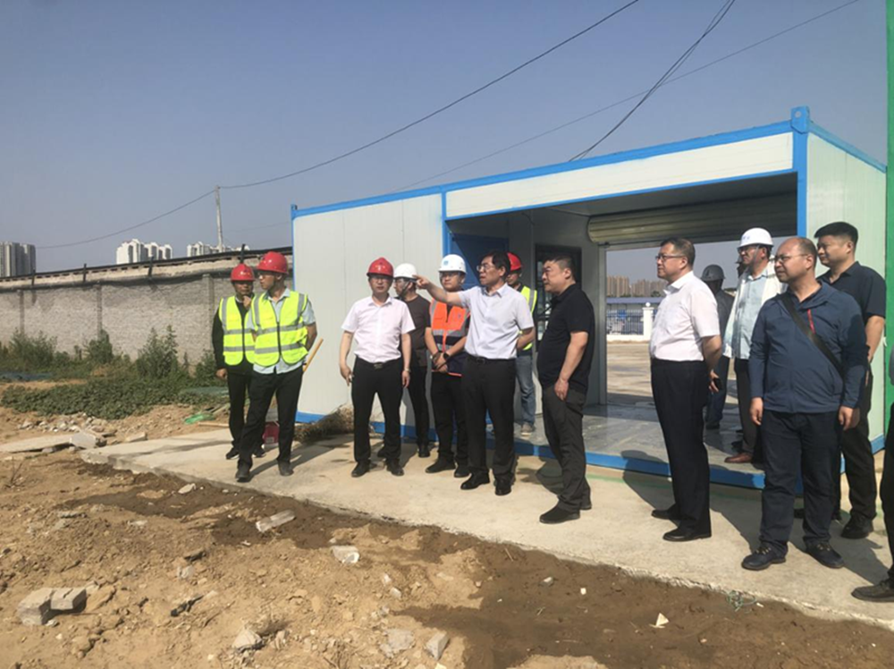 鄭州市建設(shè)投資集團(tuán)有限公司黨委書(shū)記、董事長(zhǎng)汪洋到侯寨新鎮(zhèn)區(qū)安置區(qū)調(diào)研項(xiàng)目建設(shè)工作